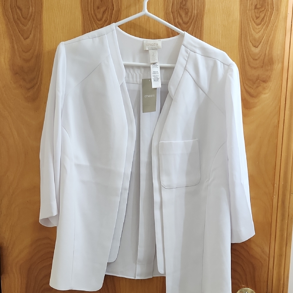 Chico’s White Open-Front Blazer – Size 2